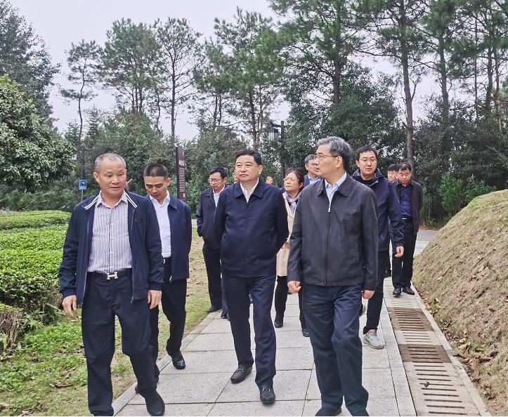 苏州市市委副书记朱民一行考察KY平台-KY（中国）一站式服务平台
