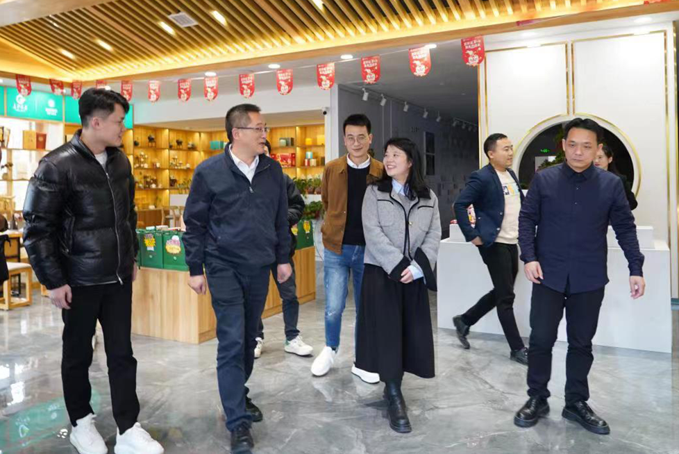 云南怒江州政府副州长冯逆光一行考察KY平台-KY（中国）一站式服务平台
