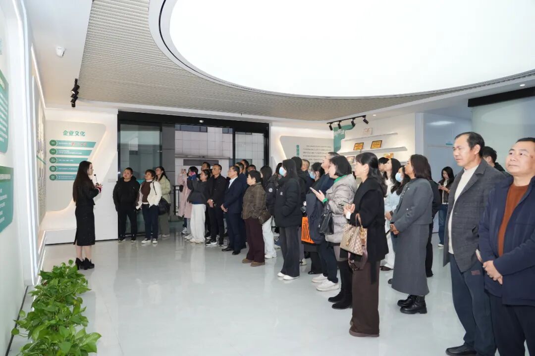全省农业国际贸易高质量发展业务培训班赴KY平台-KY（中国）一站式服务平台
开展现场观摩活动：聚焦贸易基地建设 探访国际化发展路径